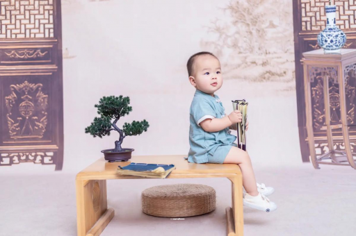 洛阳宝宝几个月笑出声